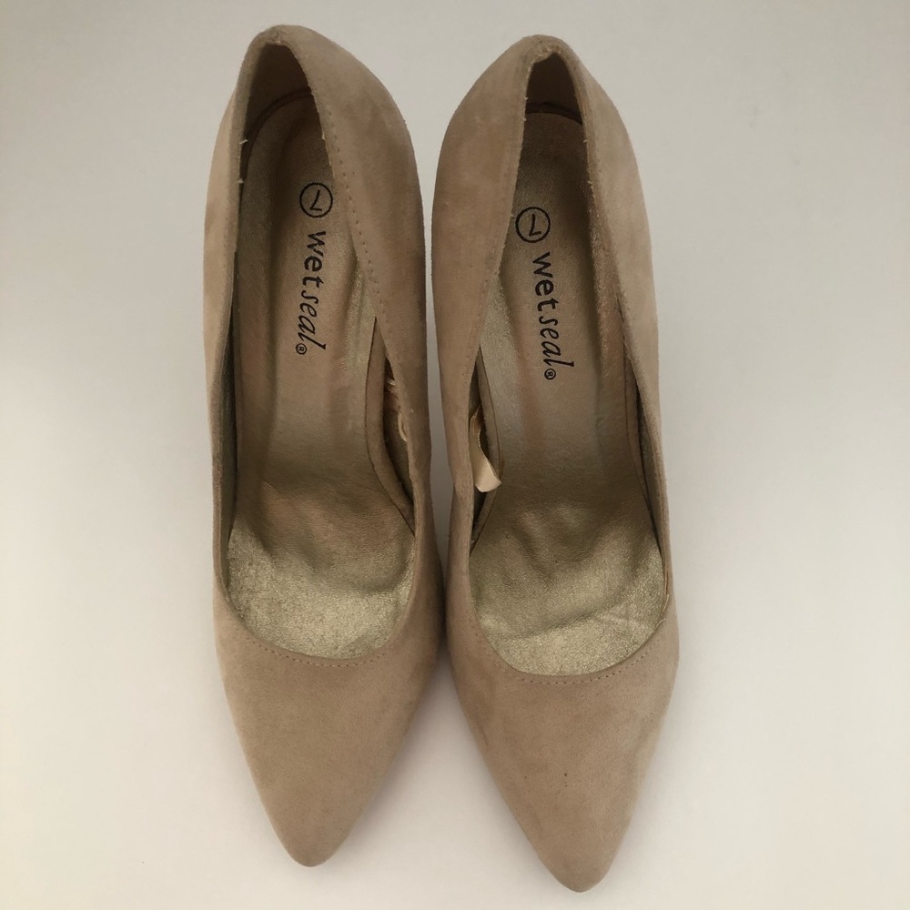 Wet Seal Faux Suede Pumps with Closed Toe Beige  Size 7